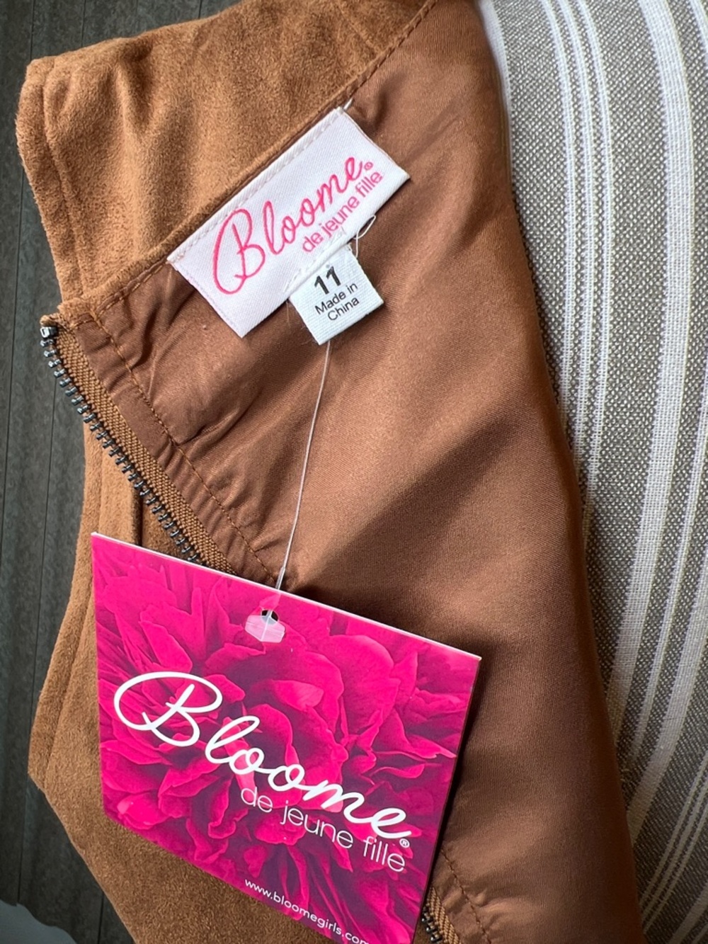 Bloome Jr Women’s Chestnut Faux-Suede Button-Front Mini Skirt, matching Top S-11 - Picture 2 of 5